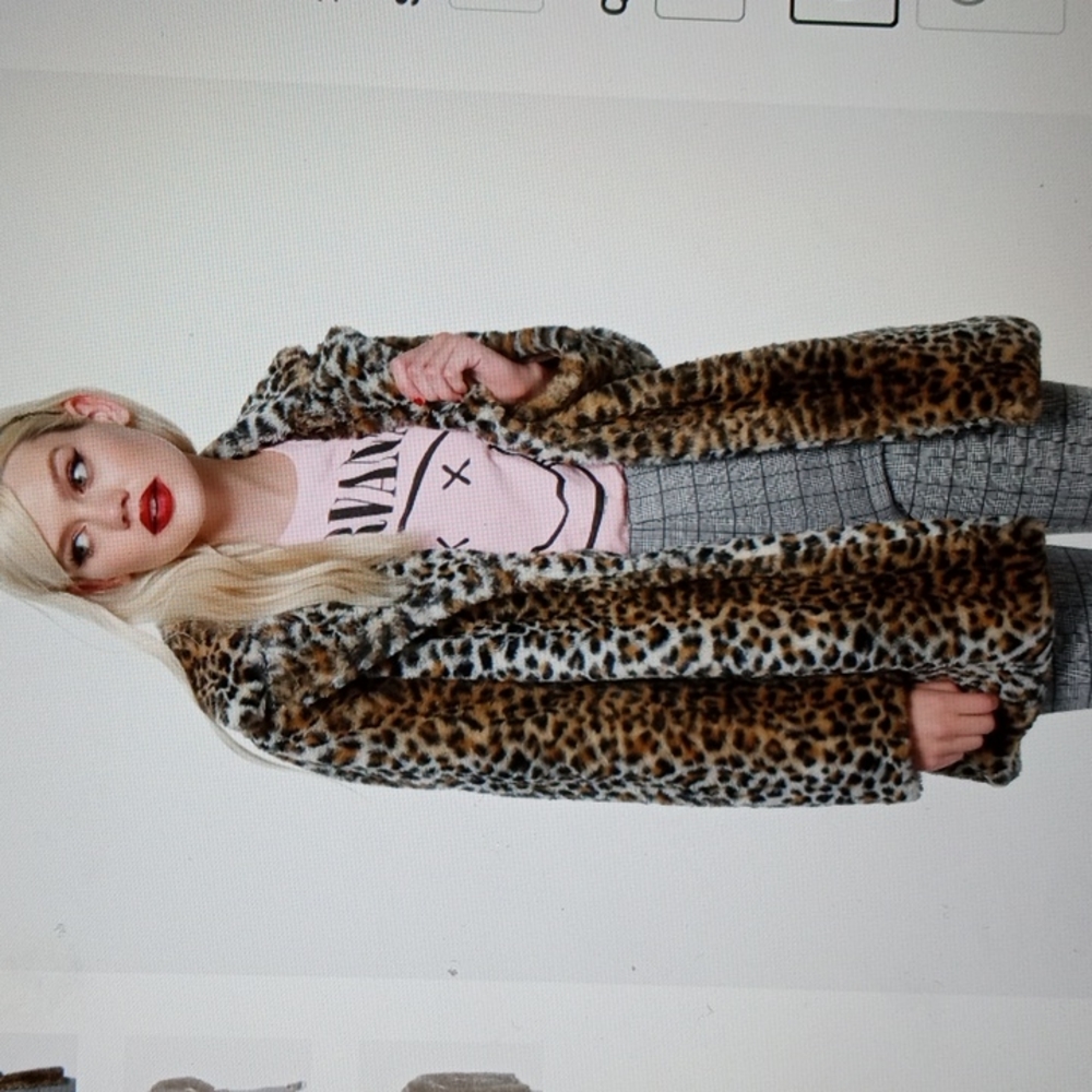 Hit Topic Faux Leopard Coat
